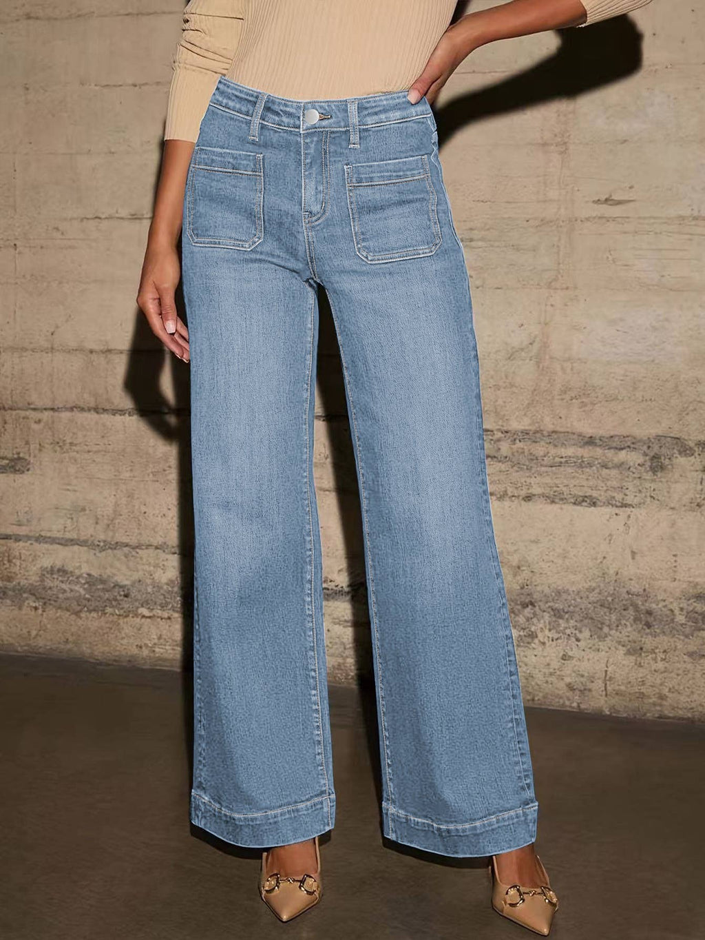 Trendy High-Waisted Wide-Leg Jeans with Patch Pockets